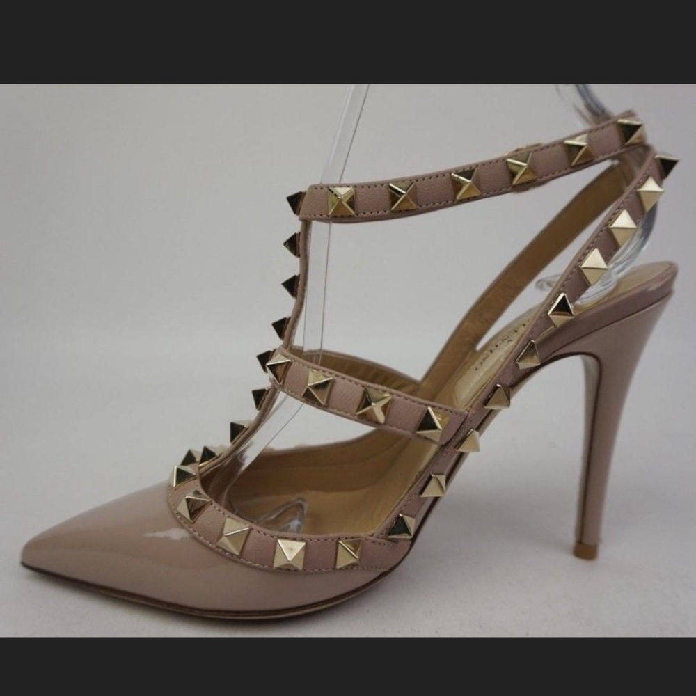 Valentino Rockstud nude pumps
